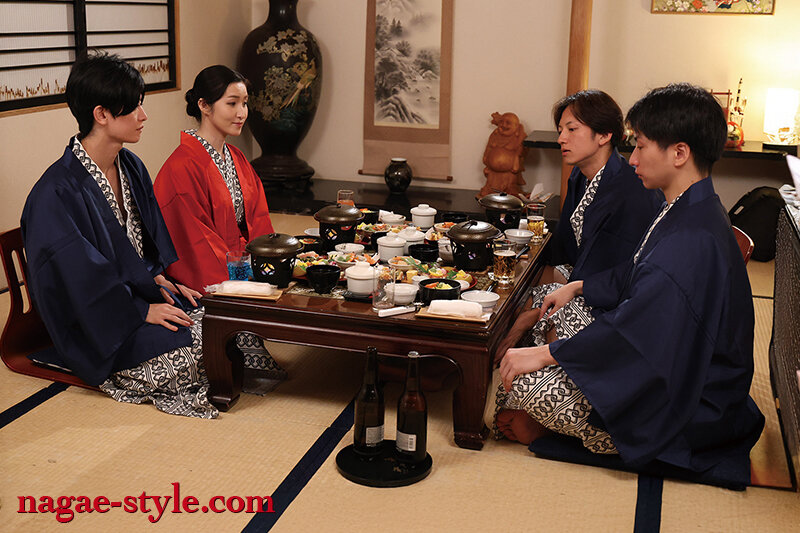 友人のオナホにされた僕の母 ～家族旅行中の出来事～ あずま鈴 - サンプル画像 - 7