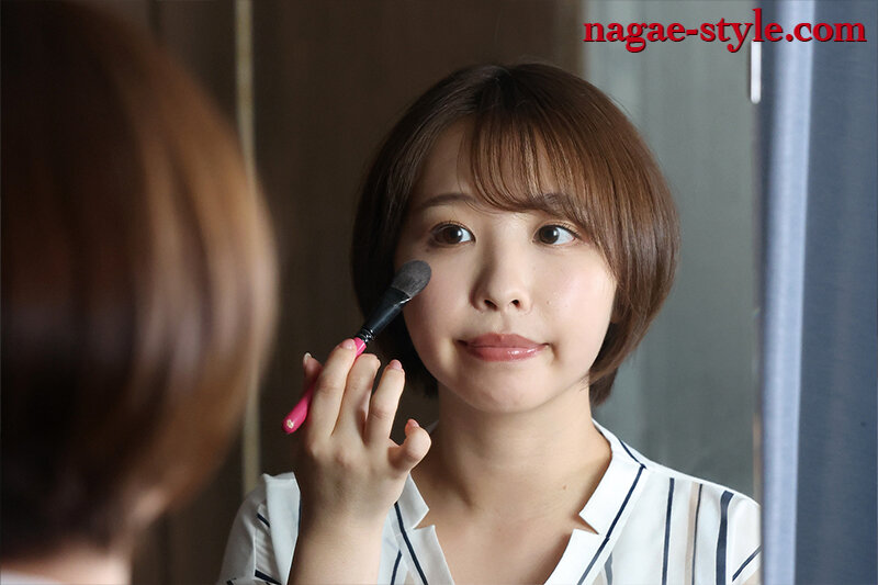 夫は知らない妻の秘密の痴惑行為 年下を痴●誘惑する妻 宍戸里帆 - サンプル画像 - 12