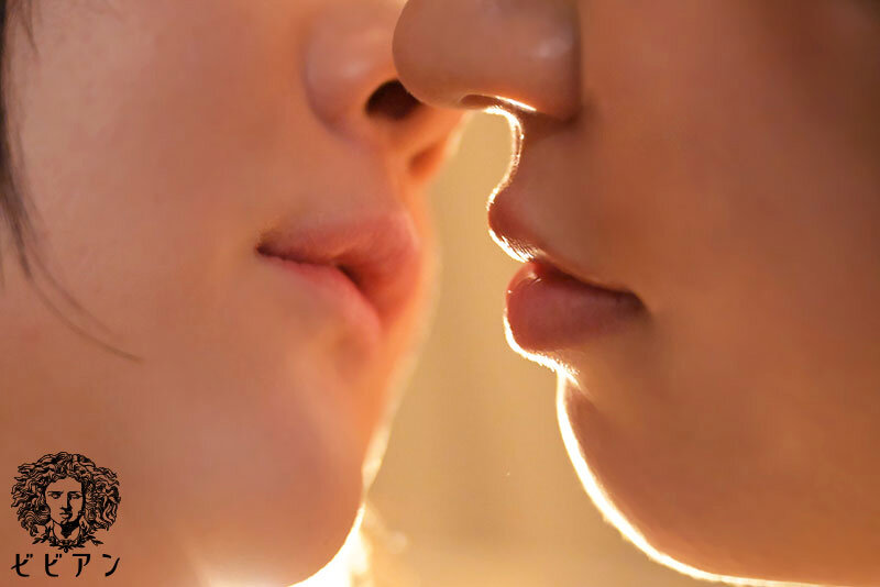 君が私の百合のはじまり。 傷を舐め合う女と女。心と心の繋がりを求めあう身体。ひと時の慰めでも結ばれた2人の絆は本物。 福原みな 東雲はる - サンプル画像 - 2