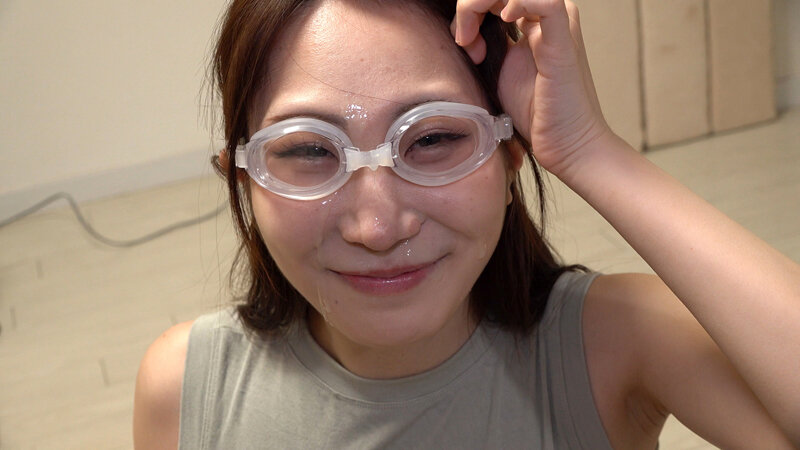 ゴーグル装着し、チ●ポからザーメン出るところ見ながら顔射される - サンプル画像 - 3