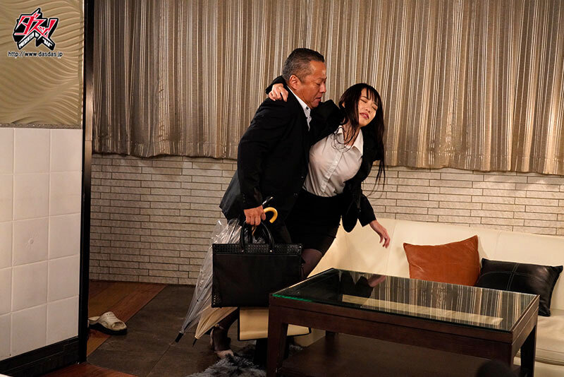 出張先で集中豪雨 嫌いな上司の前でまさか酔い潰れ…突然の相部屋 夜が明けても唾液を濃厚に絡ませ汗だく中出し絶倫性交で貪り合ってました。 月野江すい - サンプル画像 - 1