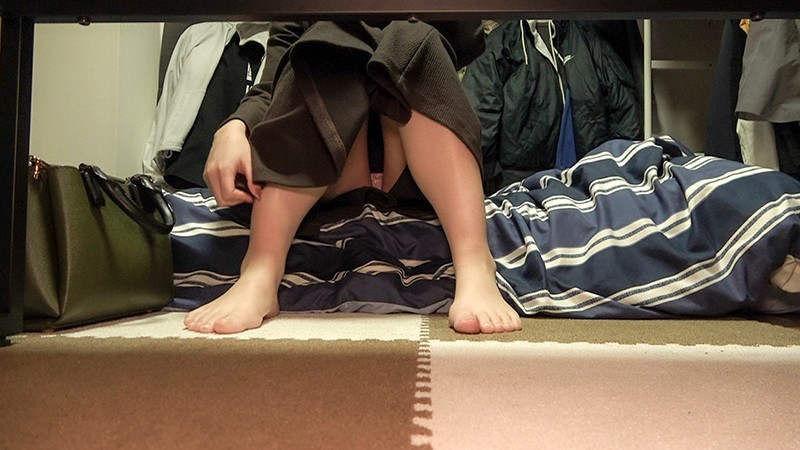新人部屋飲みドキュメント アイドル顔びしょ濡れピンクマ●娘 成瀬葵ちゃんとお部屋で半中半外ゴム無し部屋呑みSEX - サンプル画像 - 1