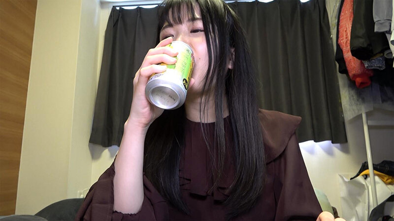 新人1K中出し部屋呑みドキュメント 恥ずかしがり屋の清楚アイドル・真白みくるちゃん - サンプル画像 - 7