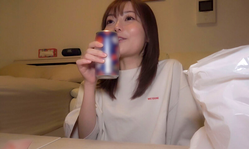 中出し部屋呑みドキュメント こんなに美人に中出しいいんですか？ 香坂たえ - サンプル画像 - 10
