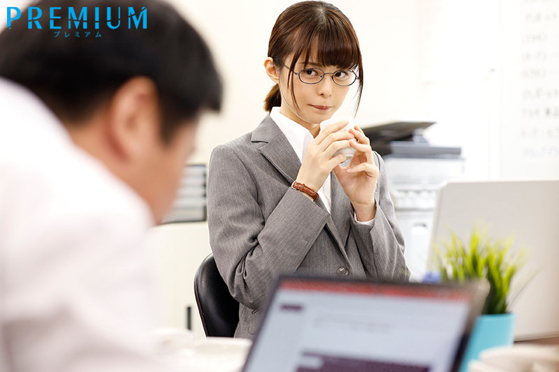 「先輩、今日はどんなふうにイキたいですか…？」地味な後輩女子社員に異常に愛されたあの日から貪り尽くされ、中出しされまくっているオレ。 月乃ルナ - サンプル画像 - 2