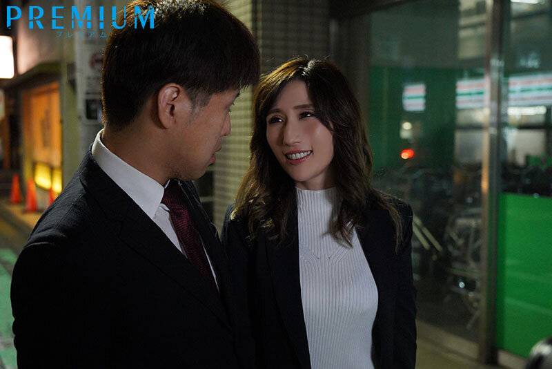 求められると、心まで濡れて…巨乳妻が年下男との不貞中出しに溺れた日々。 JULIA - サンプル画像 - 3