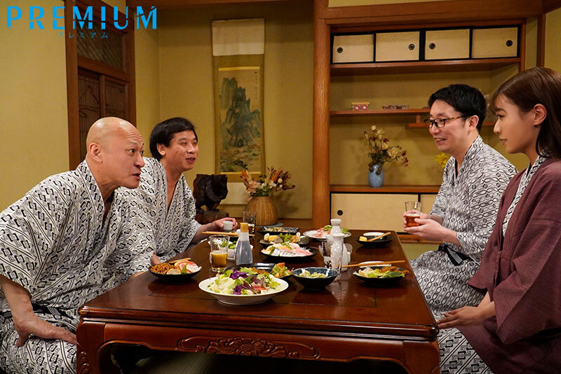 孕ませ部屋と化した出張先の温泉宿― 取引先の強欲オヤジ達の絶倫中出しピストンで朝まで、廻され、廻され、廻されて…接待アクメ輪● 蒼乃美月 - サンプル画像 - 1