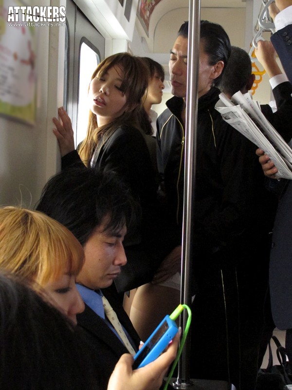 痴●電車 こんな所で…なのに、なのに私ったら…！ 神ユキ - サンプル画像 - 10