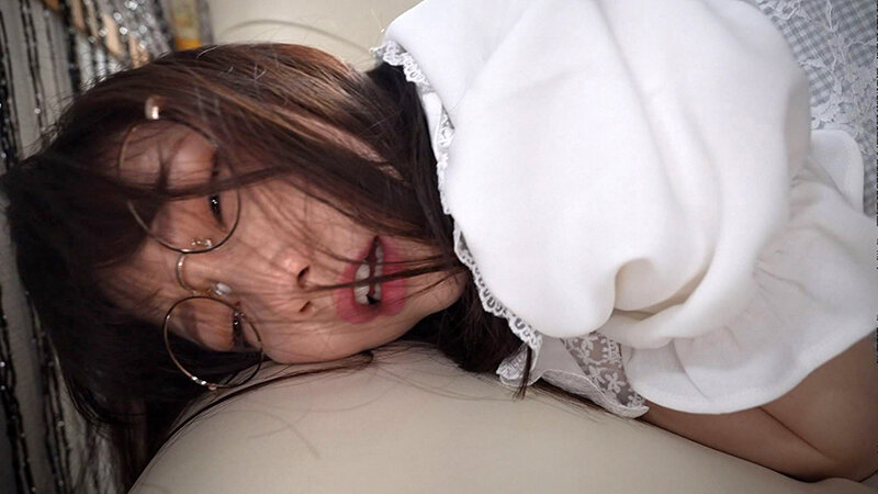 厳格な家庭で抑圧されて育った一人娘が潮を吹き乱しながらハメまくる 媚薬漬け開運占術 藤田こずえ - サンプル画像 - 15