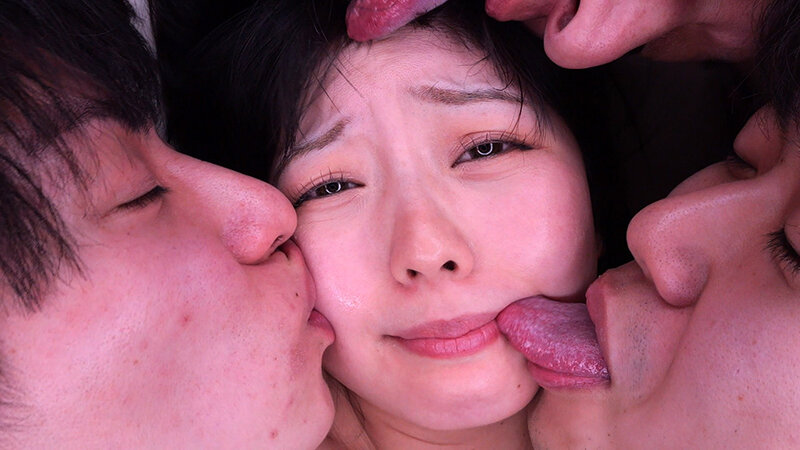 顔面白濁レ●プ 顔さえ触れることの出来なかったパパ活女子の秘密を知り、今では顔面に精子を塗りたくっています。 泉りおん - サンプル画像 - 9