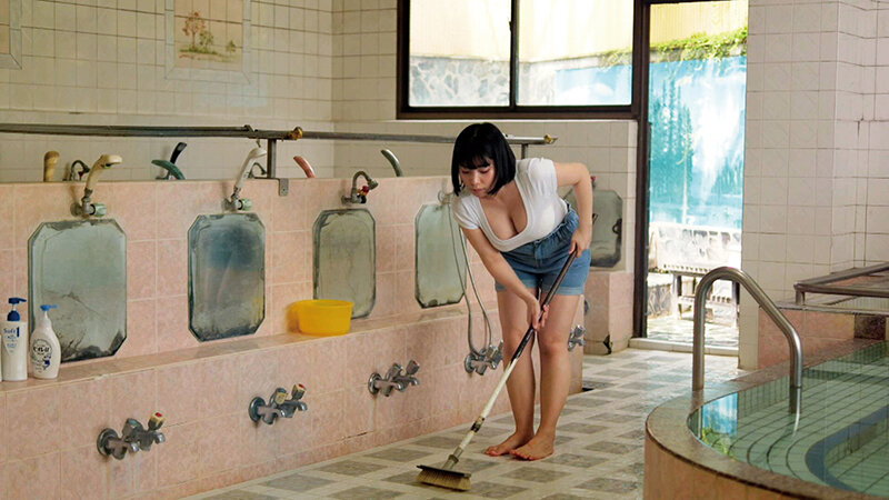 銭湯バイト輪●レ●プ 爆乳女子大生がオヤジ達に嬲られ精子と媚薬にまみれて堕ちていく湯けむり密室 九井スナオ - サンプル画像 - 2