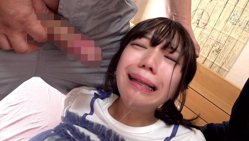 強●回避かくれんぼ お父さんとお義母さんが居ない間に、知らないおじさん達がやってきました。怖かったので、逃げました。押し入れにも隠れました。でも、捕まってしまいました…。 日向由奈 - サンプル画像 - 20
