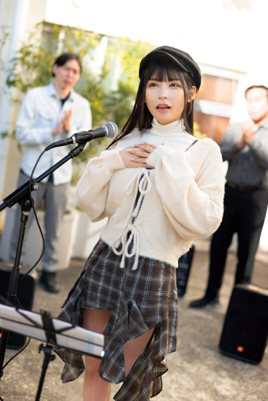 路上シンガーレ●プ 夢を抱えて愛を歌う私は騙され監禁され媚薬で堕とされ…今日もオホ声で絶叫し続ける。 胡桃さくら - サンプル画像 - 1