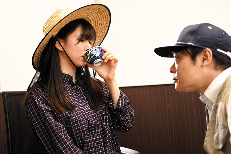 勝手に農薬を撒いた女… 田舎暮らしに憧れて 「町内会長さん…助かり…あれっ」 - サンプル画像 - 1