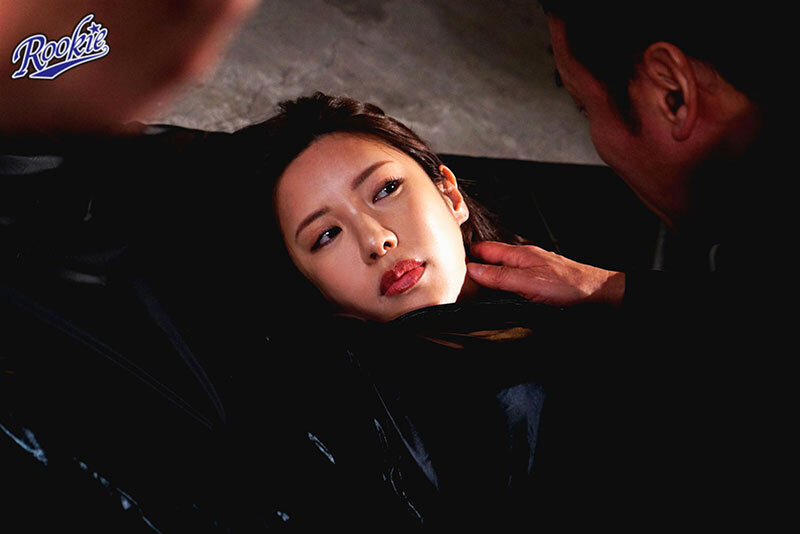 土下座敗北捜査官 プライド高きエリート捜査官が屈辱の土下座敗北に堕ちるまで… 水端あさみ - サンプル画像 - 5