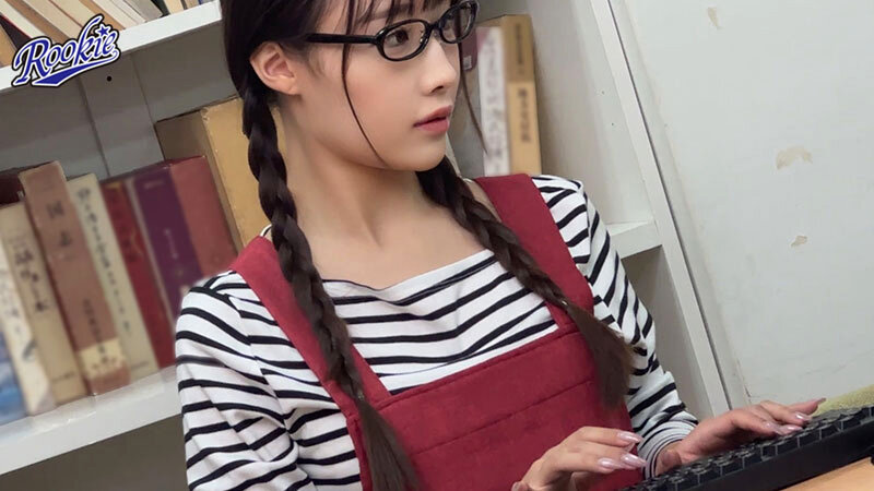 図書館で働く地味っこ眼鏡女子を館内痴●してレ●プ！イキ狂わせて完堕ち肉便器化 斉藤帆夏 - サンプル画像 - 2