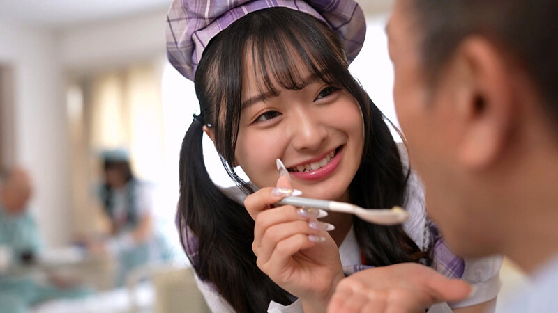 ボランティアで慰労訪問に来たおじいちゃん子の地下アイドルが、性欲だけは現役の絶倫じじぃに共用オナホにされた輪●ファンサ。 花守夏歩 - サンプル画像 - 2