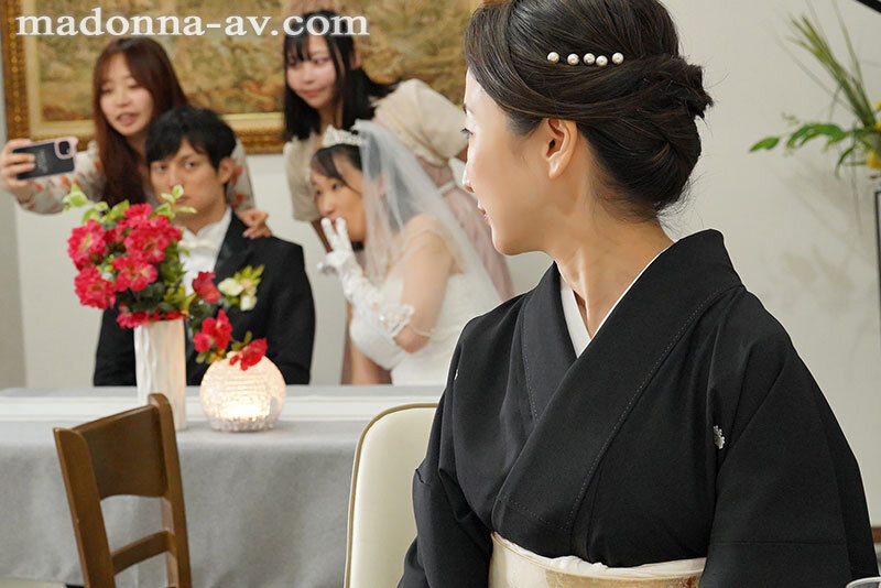娘の幸せを見届けながら…。披露宴で娘婿に犯●れた母 瀬尾礼子 - サンプル画像 - 2