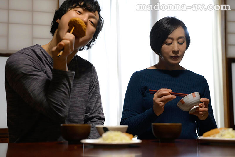 トップクラスのアラ還 専属第2章 中出し解禁―。 「お義母さんあの時、弟を産んでくれるって約束したよね？」 どうしても下の子が欲しかった僕は、閉経間近に迫る薫さんの膣内に毎日、子種を流し込み続けました…。 木戸薫 - サンプル画像 - 1