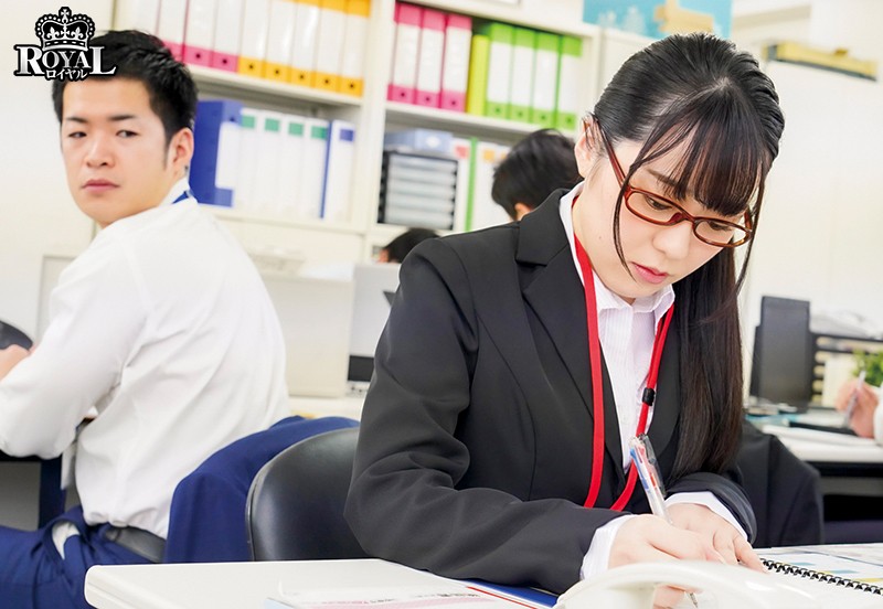 ボクだけが知っている。清楚系メガネ女子社員、ホントは色白爆乳で超むっつり淫乱ちゃんという秘密 高瀬りな - サンプル画像 - 18