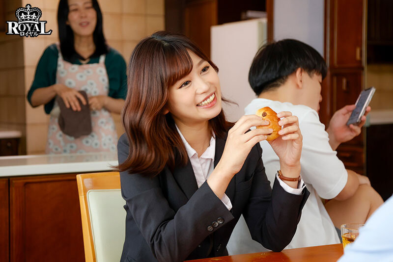 酔ったスレンダー美脚妹は憧れの先輩と勘違いして挿入した俺のチ●ポがドストライク。 前田美波 - サンプル画像 - 3