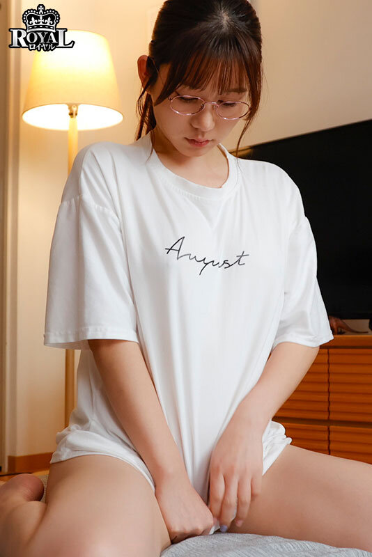 王様ゲームで急接近した隠れ淫乱な地味巨乳と、一泊二日のラブラブ中出しセックス。 五日市芽依 - サンプル画像 - 14