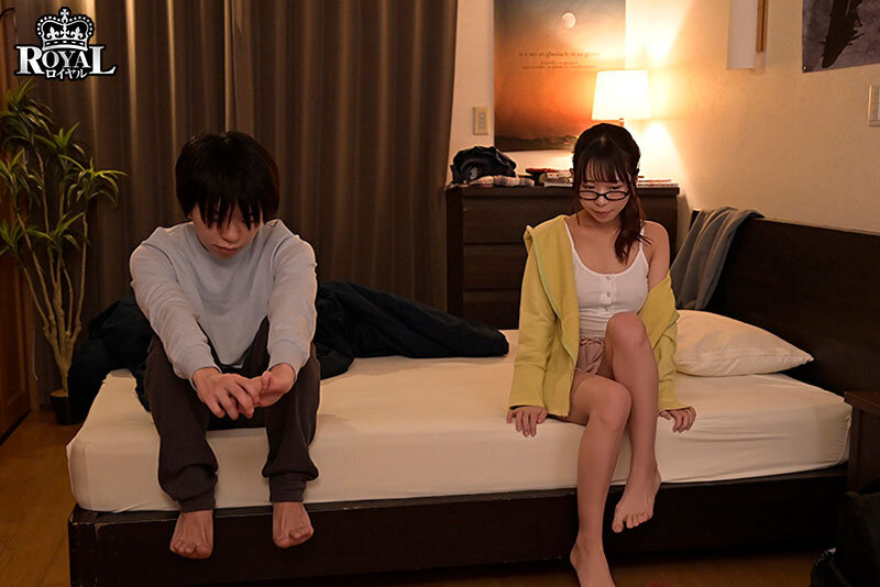 僕の姉は地味で控えめですが、眼鏡を外すと、絶世の美女で我慢できず迫ったら素股からの生挿入で初中出しをさせてくれました。 天羽りりか - サンプル画像 - 7