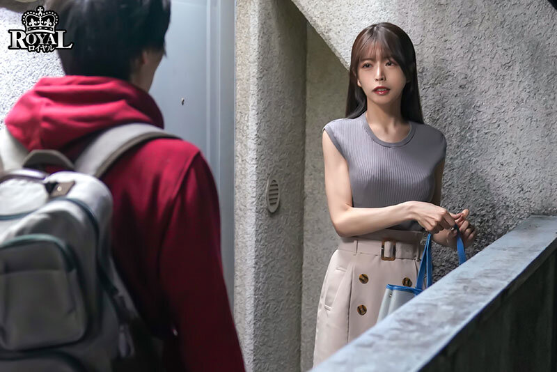 毎日泊まりに来る彼氏持ちの女友達から無自覚に誘惑され、勇気を出せず生殺し状態になった僕.。 逢坂希穂 - サンプル画像 - 16