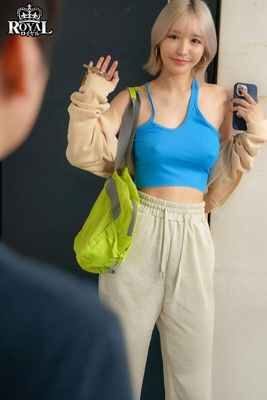 隣人ガチャUR確定演出。隣に引っ越してきたのはノーブラ乳首ポッチの美乳お姉さん。 百永さりな - サンプル画像 - 8