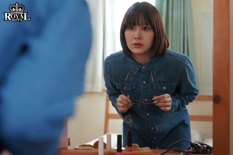 僕の姉は地味で控えめですが、眼鏡を外すと、絶世の美女で我慢できず迫ったら素股からの生挿入で初中出しをさせてくれました。 鳳みゆ - サンプル画像 - 3