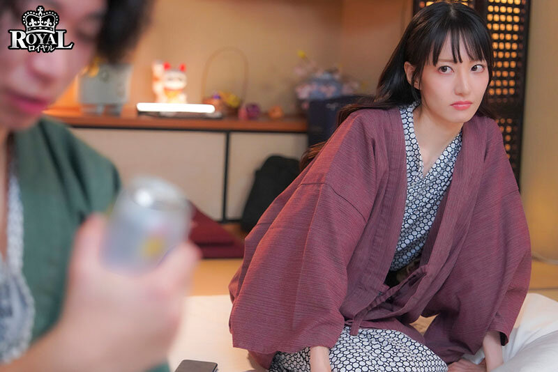 朝起きたら部屋に浴衣がはだけた後輩女子社員！いつも生意気で悪態ばかりついてくるのに、甘えてきたので… 石田佳蓮 - サンプル画像 - 2