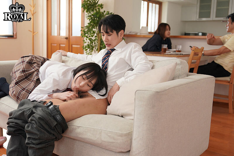 義妹の弾力おっぱいにムラつき即むぎゅしてしまったボク…。拒絶されたと思ったら名残惜しそうにこねくり乳ニーしていて、気づけば秘密のセフレ兄妹になっていた。 糸井瑠花 - サンプル画像 - 3
