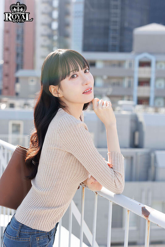 隣に住む美人スレンダーなシングルマザーは、いつも明るく振る舞っているが、どこか寂しげで――。 石田佳蓮 - サンプル画像 - 1