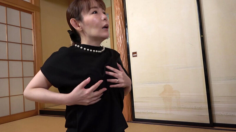 未亡人 喪服の下から滲み出る性欲2 - サンプル画像 - 11