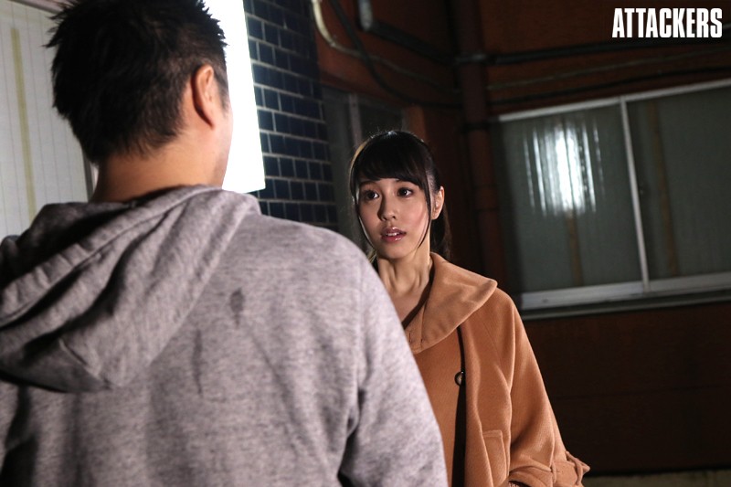 男子寮に監禁された友達の彼女 芽森しずく - サンプル画像 - 10