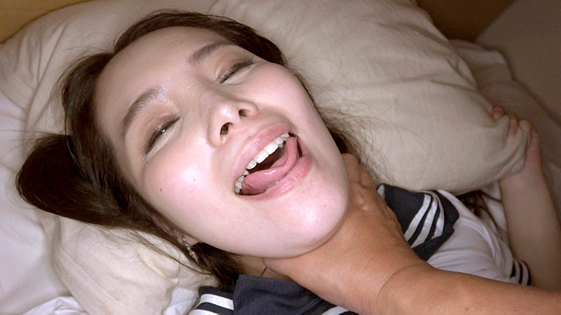 妊娠させてもいい人妻！ この巨乳＆豊満な人妻は、息子をイジめる男たちの中出し便器に「性欲に負けたママを許して…」 - サンプル画像 - 12