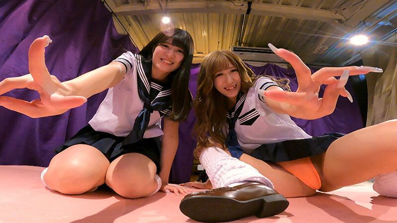 女子校生達がパンティーをオ○ンコにグイグイ食い込ませて見せつけてくるんです。10 - サンプル画像 - 2