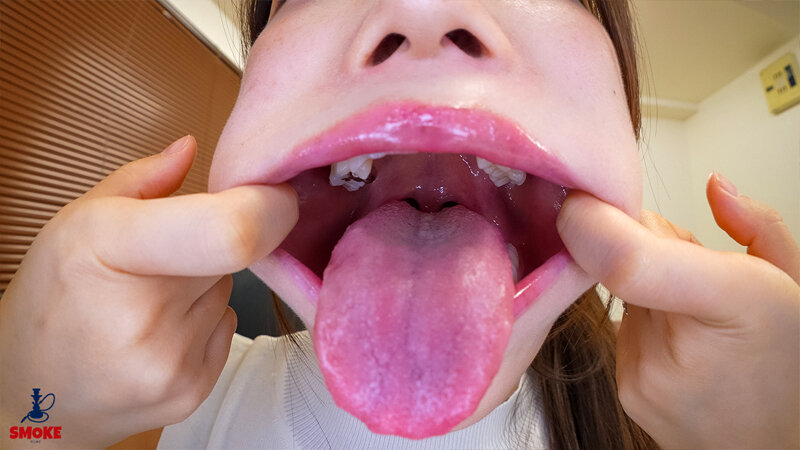 【ベロ接吻セクハラ】残業中のオフィスで二人きり、よだれダラダラ濡れ長舌をねじ込み密着濃厚ベロちゅうしながら若手精子を搾り取る人妻巨乳女上司 碧那美海 - サンプル画像 - 7