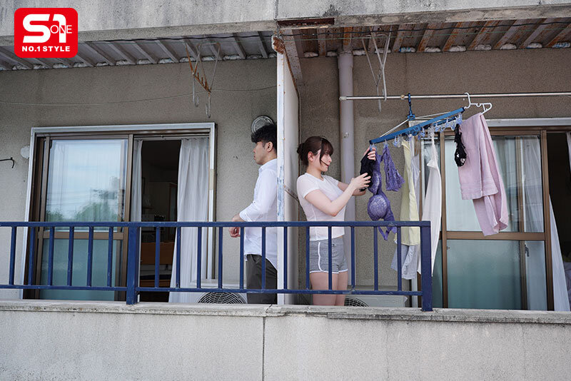 風で飛んできた下着を返しにいくたびに 谷間丸出しで微笑んでくる隣人のLカップお姉さん 鷲尾めい - サンプル画像 - 2