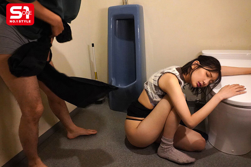 【サークル飲み会の奇跡】 サバサバで性格合わない女友達が酔って無防備になって思わず手を出した僕！するとまさかの…チ○コマ○コは相性抜群！朝までぶっ通しの以心伝心セックス。 倉木華 - サンプル画像 - 9