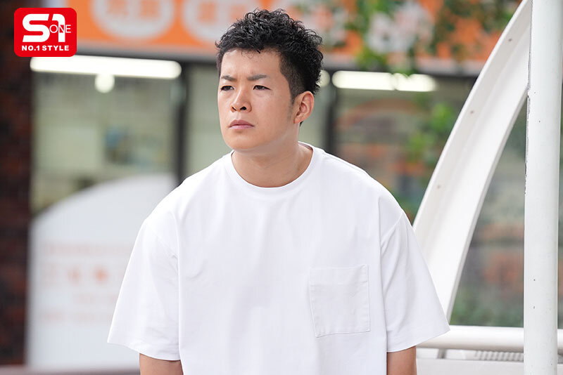 顔よりデカい胸のせいで…乳だけで身バレしてしまった人妻風俗嬢の末路…。 旦那不在の間、ご近所さん御用達のヤラれ放題Mカップ みなみ羽琉 - サンプル画像 - 5