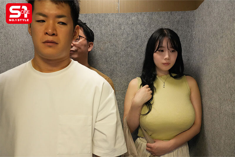 顔よりデカい胸のせいで…乳だけで身バレしてしまった人妻風俗嬢の末路…。 旦那不在の間、ご近所さん御用達のヤラれ放題Mカップ みなみ羽琉 - サンプル画像 - 8