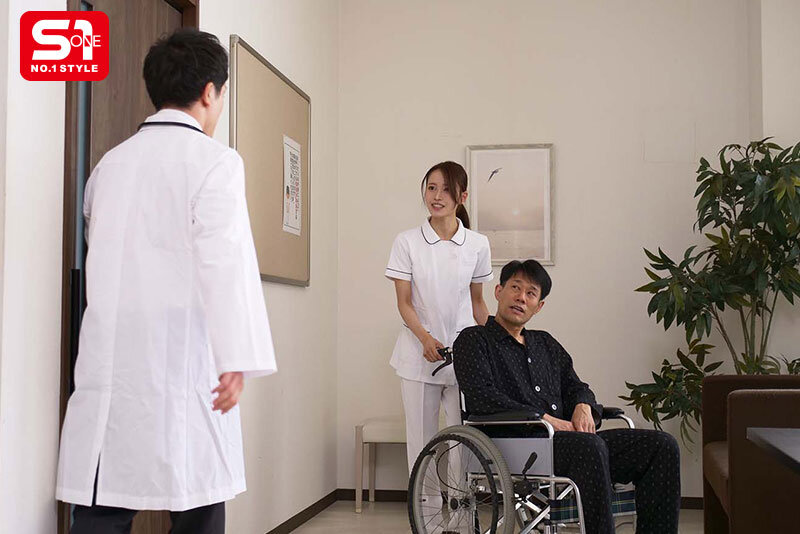 地方の訪問介護先で思いやりナースとドクターが相部屋宿泊…医者の下心まで体で介助する朝まで絶倫ケア性交 現役看護師による 看護師NTRドラマ！ 桜みお - サンプル画像 - 2