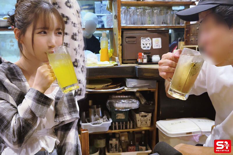 ※絡まれ注意※ 三田真鈴がほろ酔い甘痴女化し素人男子を抜きまくる！ナンパ逆ナン即ハメ即発射なんでもありの爆ヌキ10発はしご酒 - サンプル画像 - 3