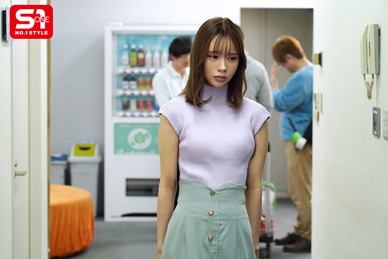 新人スポーツキャスターは局から人気格闘家にあてがわれても断れず…力まかせのネジ込みピストンで死ぬほどイカされる… 兒玉七海 - サンプル画像 - 2
