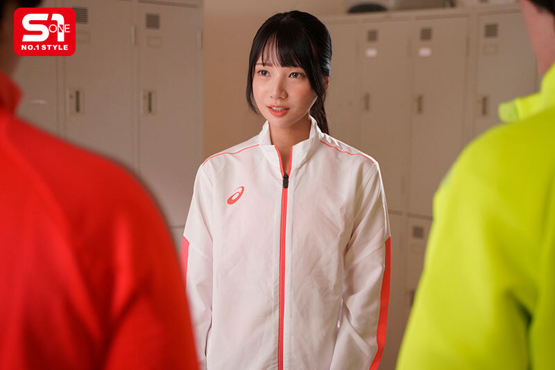 怪我で夢破れた陸上女子エースが選んだ男子選手への貢献… 顔面シャワー性処理係 「私、走っていた頃より…精子を浴びてる今の方が幸せです！」 榊原萌 - サンプル画像 - 5