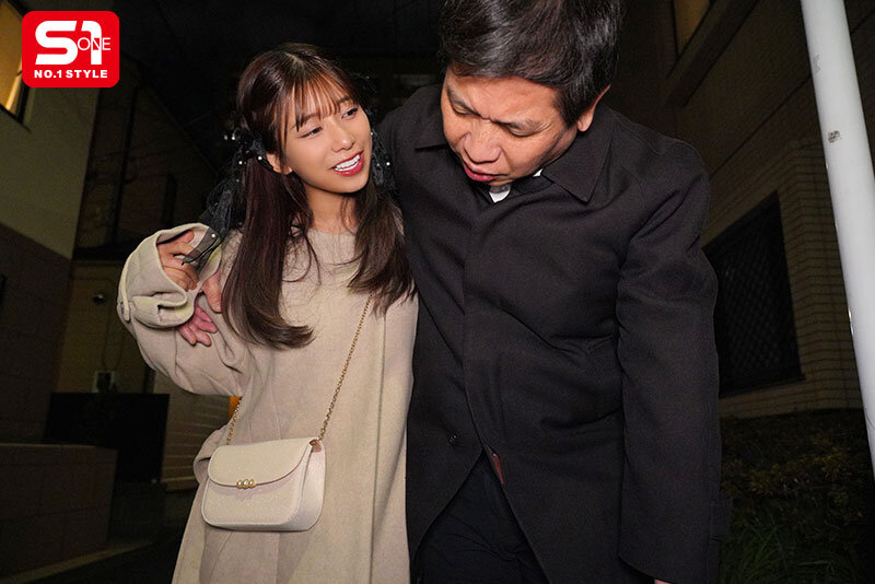 元教え子は僕にベタ惚れ！？ 教師の自宅に勝手に押し掛け 妻にバレる寸前の 【超背徳】乳首舐め手コキ！ 川越にこ - サンプル画像 - 1