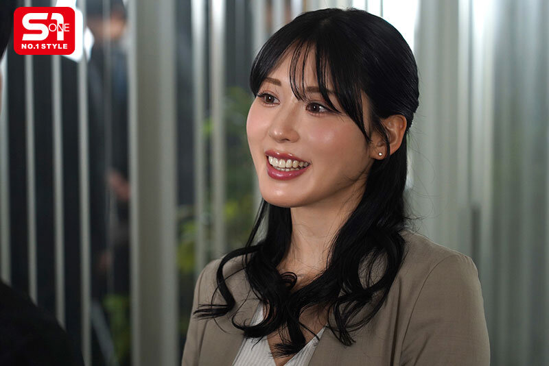 大停電の夜に…美人上司と二人きり 憧れの巨乳と色気と暗闇に理性を失い夜が明けるまで一晩中射精しまくった 金松季歩 - サンプル画像 - 1