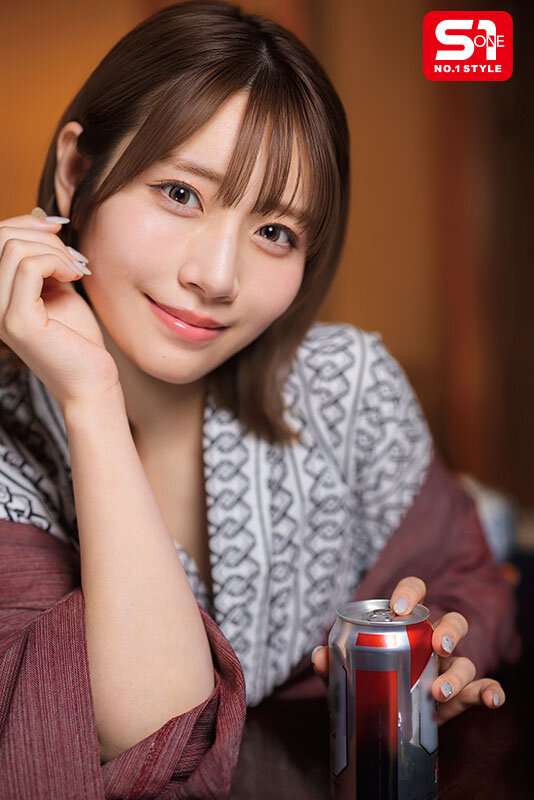 出張先、二人きりの温泉旅館 僕を慕う圧倒的美人な後輩に迫られたら寝取られても仕方がない 河北彩花 - サンプル画像 - 1