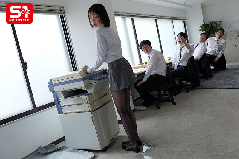 真面目な女子社員‘兒玉’さんがまさかのノルマ未達成！ペナルティのノーパン勤務に恥じらう姿がエロすぎる！ 兒玉七海 - サンプル画像 - 8